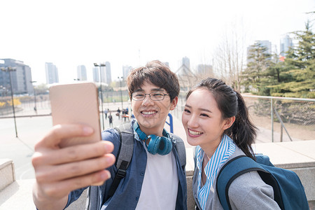 校园迎新晚会视频快乐的青年大学生情侣直播背景