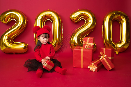 鼠年嬉戏的彩色图片可爱的小女孩过新年图片