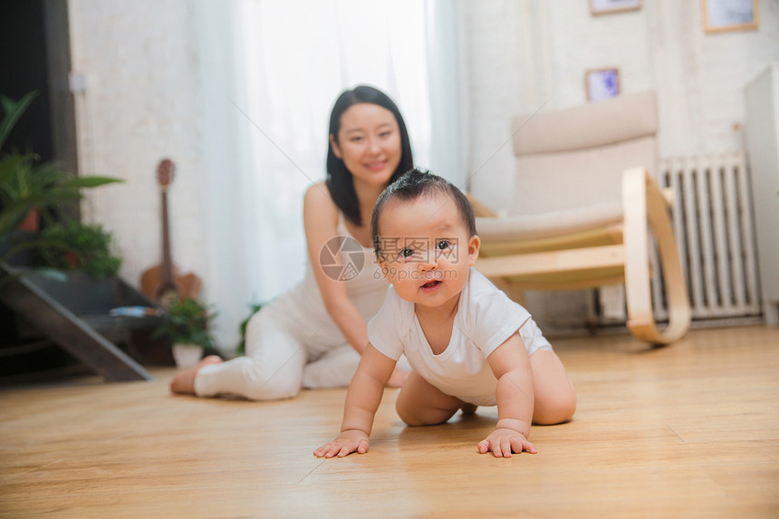 母女柔和新生活妈妈和宝宝图片