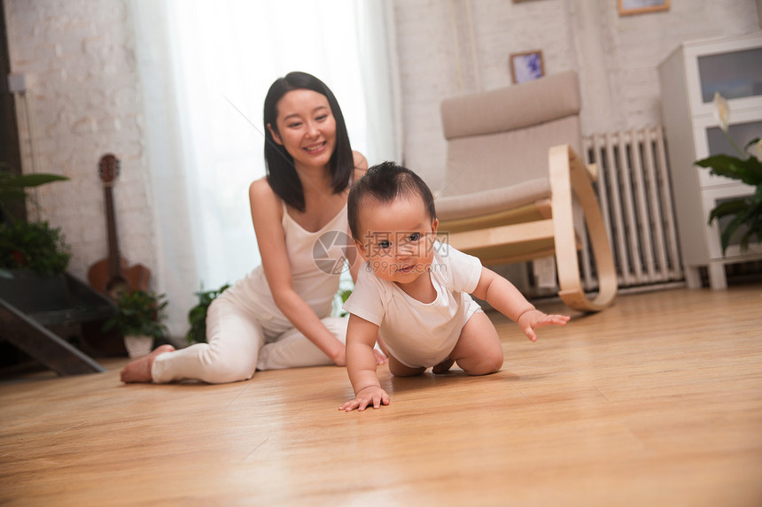 婴儿妈妈和宝宝图片