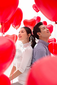 气球享乐亚洲人浪漫情侣图片
