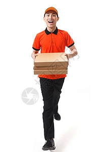 披萨摄影彩色图片年轻的快递员在送外卖图片