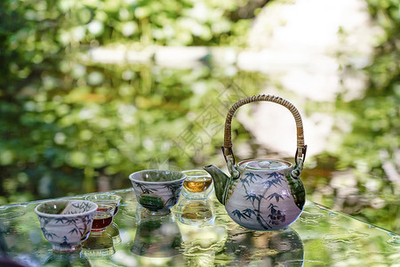 夏天艺术字免抠绿色茶具背景
