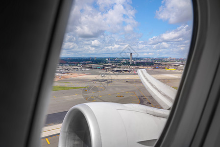 交通飞机机场跑道风景从飞机上俯瞰大地背景