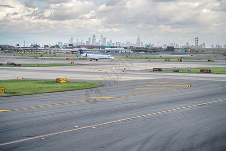 航空路平坦的机场跑道背景