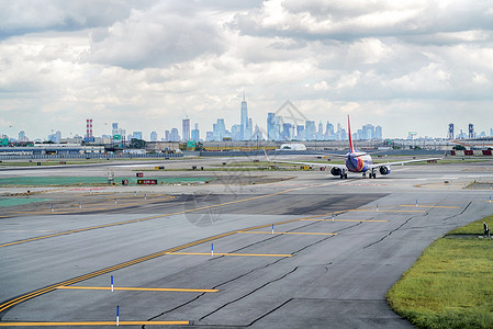 大型终端平坦的机场跑道背景