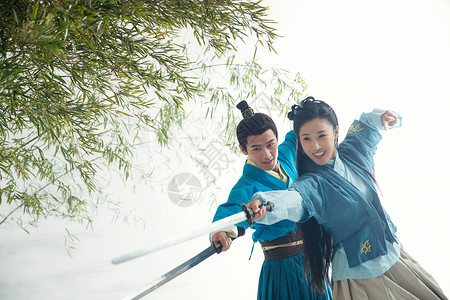 中国历史人物古装情侣武打练剑背景