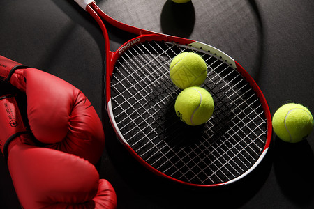 网球和拳击手套高清图片