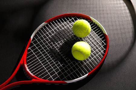 网球拍与网球：现代设计的中国体育器械图片