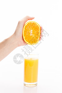 切橙子男人白色背景下的新鲜水果创意拍摄背景