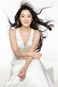 仅女人亚洲人垂直构图有着漂亮头发的美女图片
