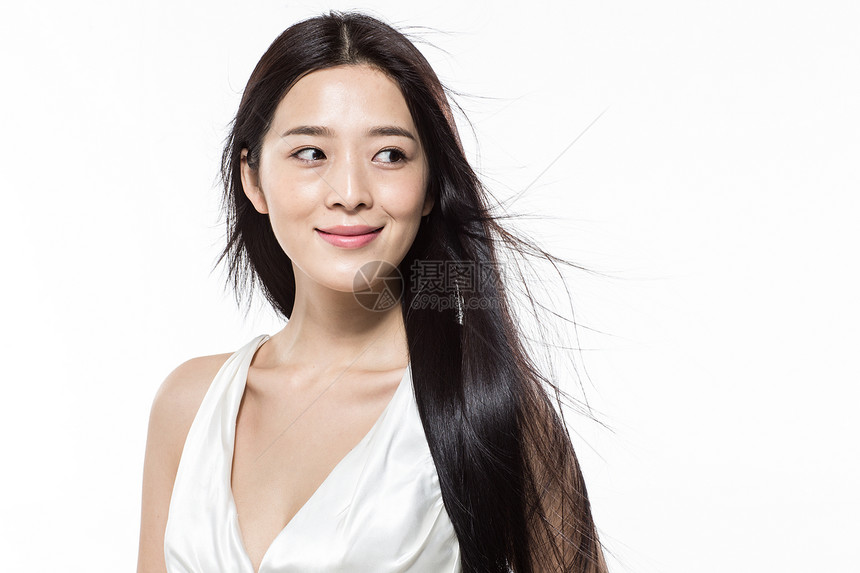 20多岁信心东亚有着柔顺的长发的美女图片