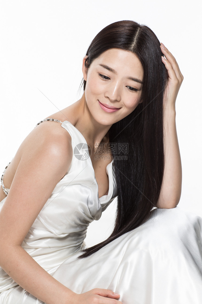 20到24岁晚礼服亚洲人有着柔顺的长发的美女图片