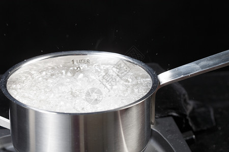 炊具静物水泡沸水背景图片