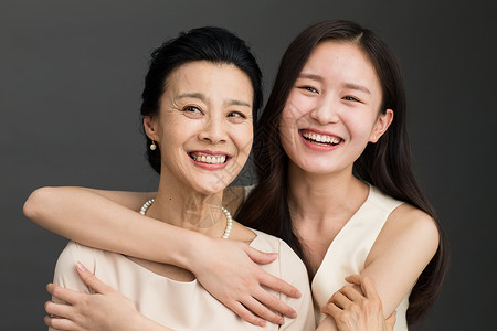 母亲亚洲相伴幸福快乐的母女图片