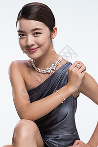 亚洲人项链高雅漂亮的青年女人的肖像图片