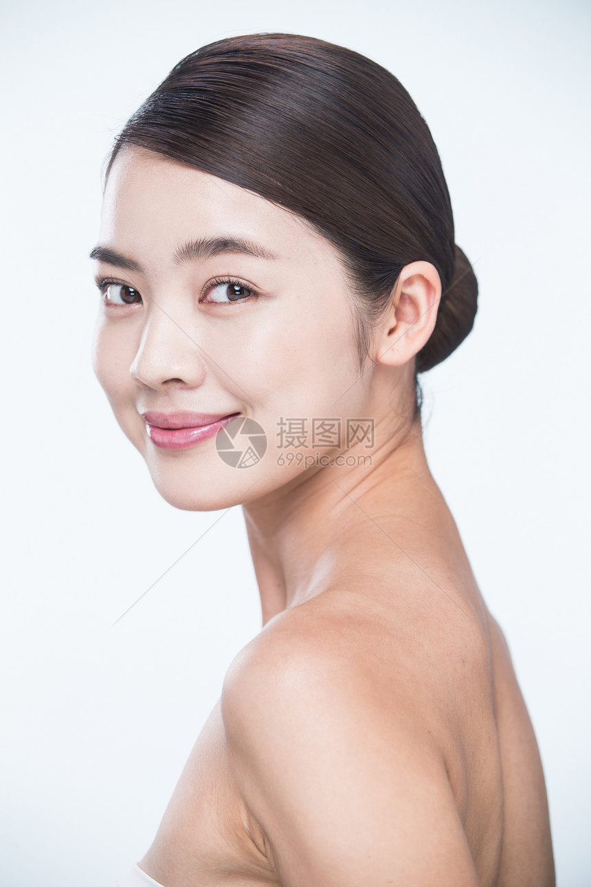 个人护理健康的脸青年女人妆面肖像图片