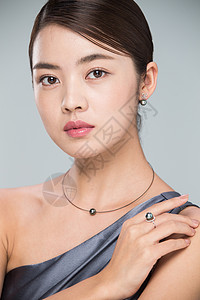 华贵亚洲礼服漂亮的青年女人的肖像图片
