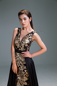 东亚上流社会高贵身穿晚礼服的优雅女图片