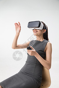智能眼镜戴着VR眼镜的青年女人图片
