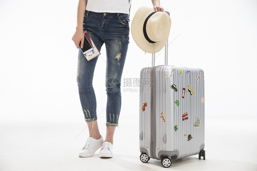 护照便利旅游青年女人和行李箱图片