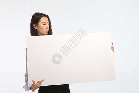 白领公告信息广告商务青年女人和白板图片