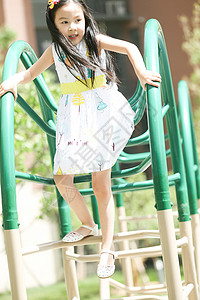 亚洲人垂直构图健康生活方式快乐儿童在户外玩耍图片