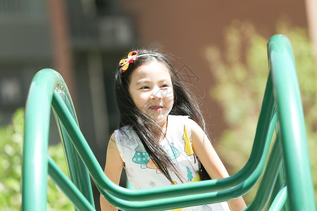休闲活动幸福摄影快乐儿童在户外玩耍图片