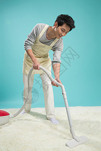 仅一个人打扫工作青年男人做家务高清图片