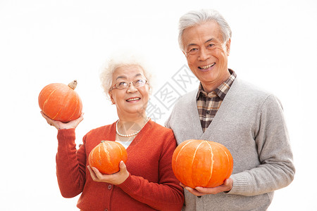坠入爱河爱旅游幸福的老年夫妇图片