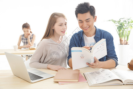 留学中国希望读书白种人年轻的大学生在学习背景