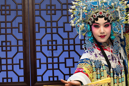 传统服装青年人艺术文化和娱乐京剧图片