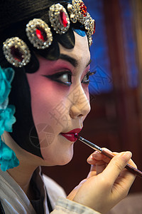 传统人艺术家女京剧演员后台化妆图片