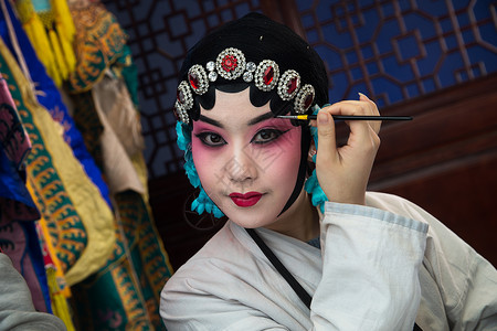 表演艺术活动东方人古服装女京剧演员后台化妆图片