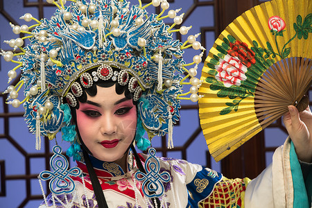 珍珠流苏折扇传统服装水平构图艺术文化和娱乐京剧背景