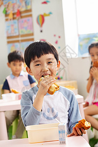 幼儿园午餐幼儿园小朋友用餐背景