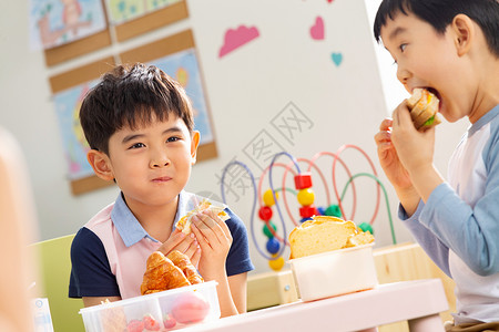 幼儿园用餐幼儿园小朋友用餐背景