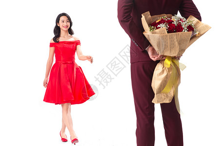 送小礼品两个人情侣纪念日青年男人给女朋友送玫瑰花背景