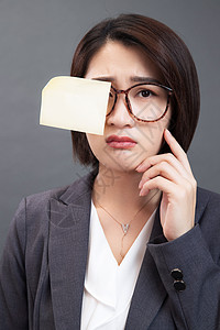 沮丧生闷气的商务青年女人高清图片