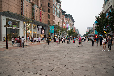 酷炫运动海报彩色图片城市橱窗北京王府井大街背景