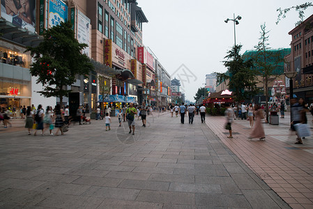 商店人类居住地楼群北京王府井大街背景图片