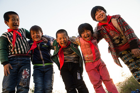 社会问题知识儿童欢乐的乡村小学生图片