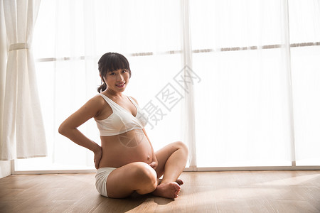 渴望健康的身体保养幸福的孕妇图片