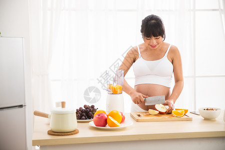 健康生活方式关爱孕妇做饭图片