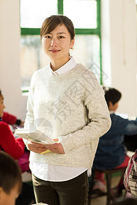 人学校学习乡村女教师和小学生在教室里图片