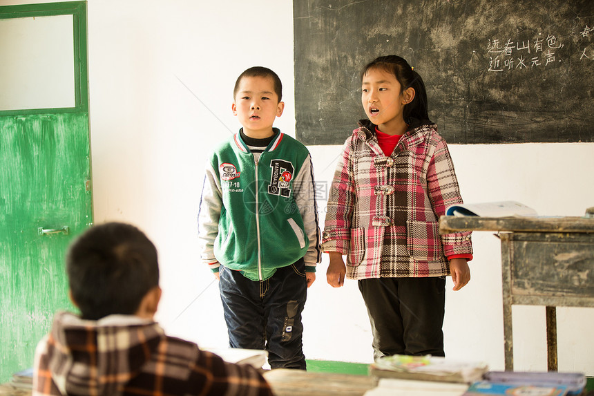 白昼在校生希望乡村小学里的小学生图片