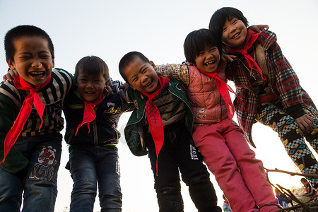 知识领域艰苦梦想少量人群欢乐的乡村小学生背景