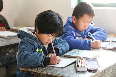 社会课素材女生东方人儿童乡村小学里的小学生背景