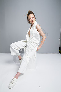 现代亚洲人青年时尚女人图片