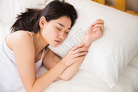 床成年人休息青年女人在卧室睡觉图片
